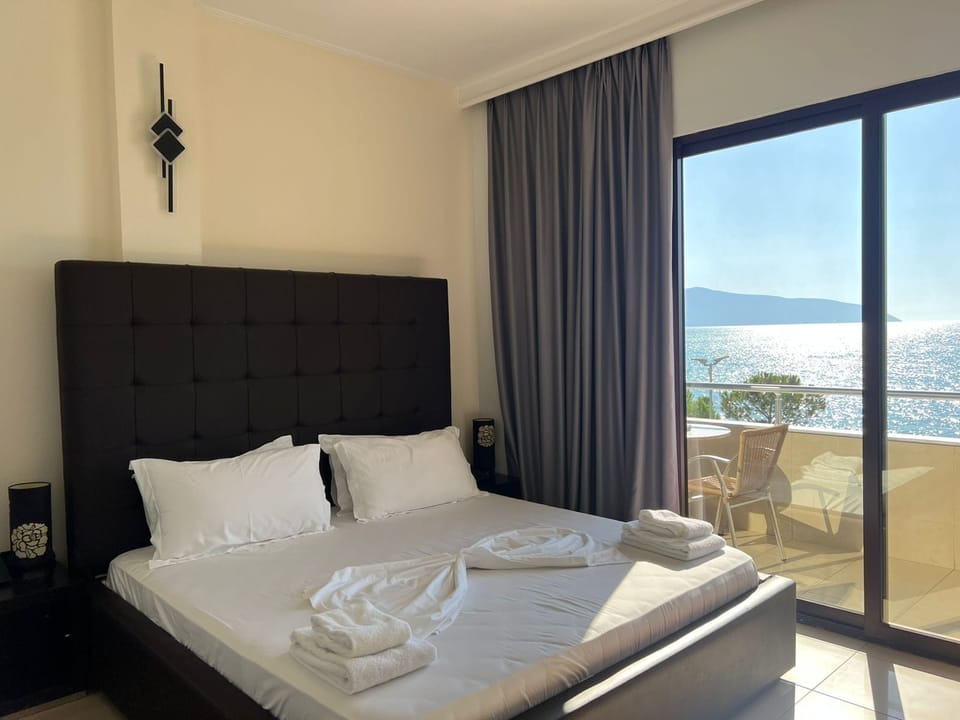 Standard Double or Twin Room, Sea View | Premium bedding, Select Comfort beds, minibar, in-room safe