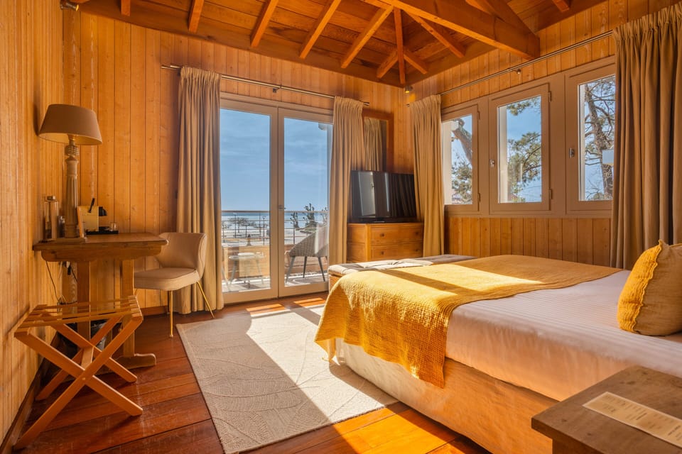 Prestige room with Sea view | Premium bedding, minibar, in-room safe, desk