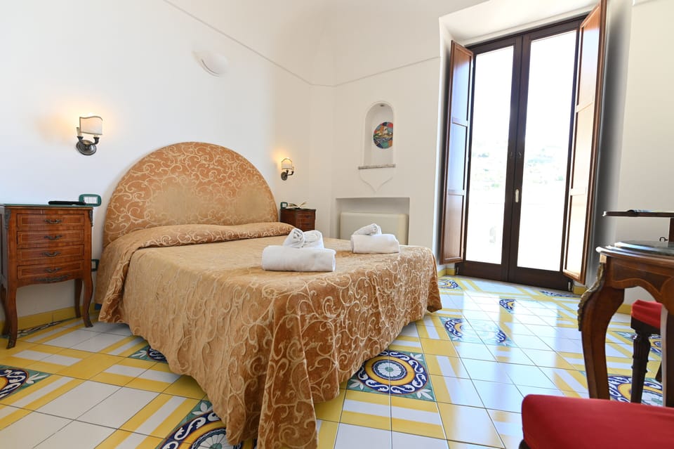 Double Room, Balcony, Sea View | Premium bedding, minibar, rollaway beds, free WiFi