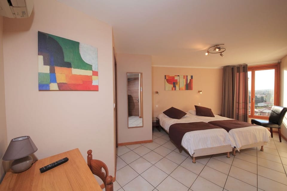 Comfort Double Room, Accessible | Premium bedding, pillowtop beds, in-room safe, desk