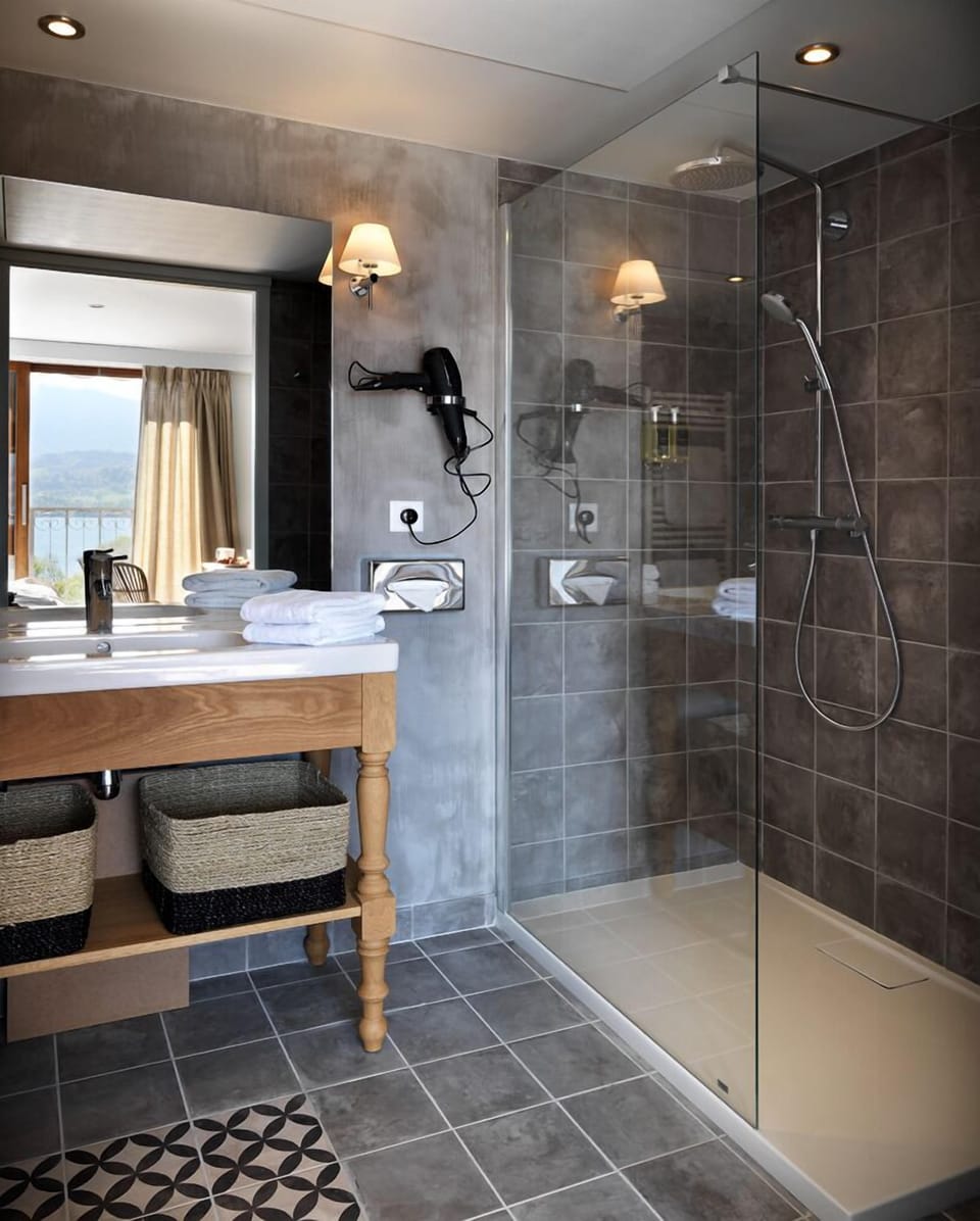 Free toiletries, hair dryer, towels