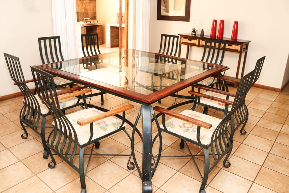 Double Room | In-room dining