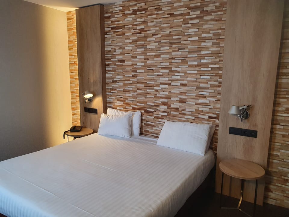 Premium bedding, minibar, in-room safe, individually furnished