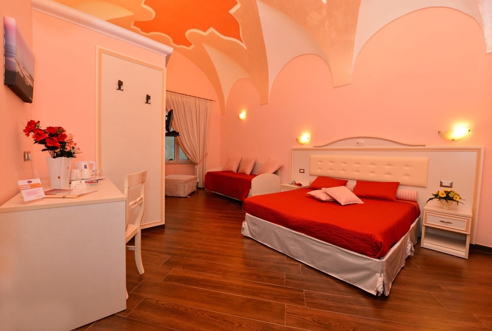 Exclusive Suite, 1 Bedroom, Private Bathroom (Superior) | Premium bedding, minibar, in-room safe, desk