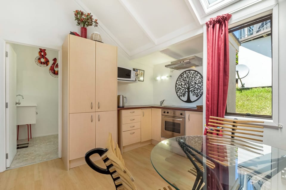 Partner Sea View Chalet | Private kitchen | Mini-fridge, coffee/tea maker, electric kettle, cookware/dishes/utensils