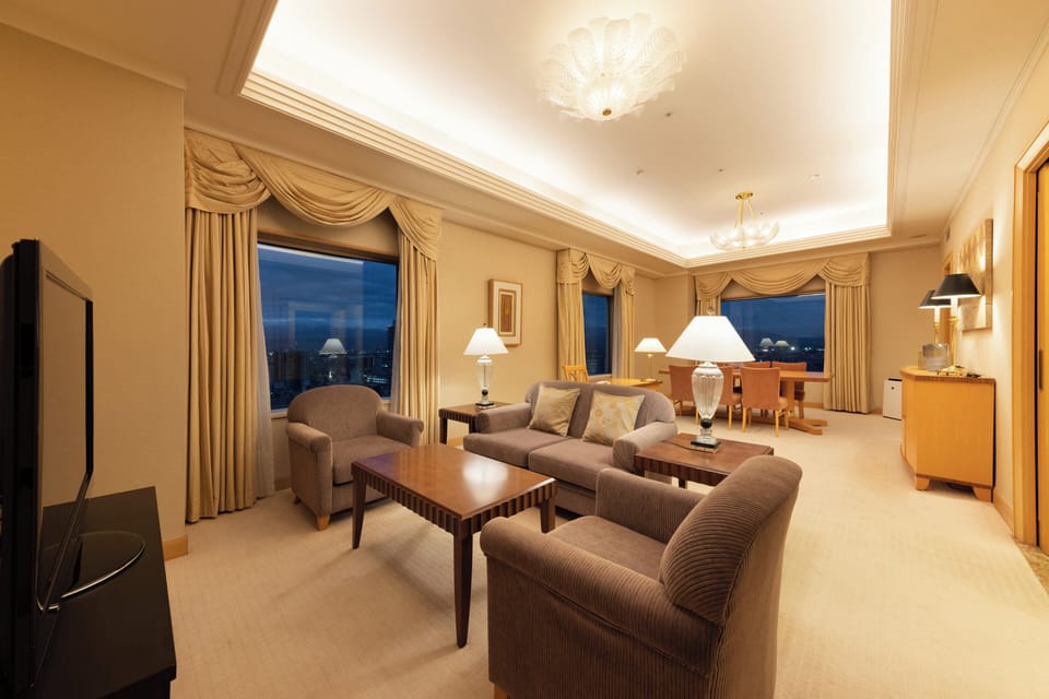 Down comforters, minibar, in-room safe, desk