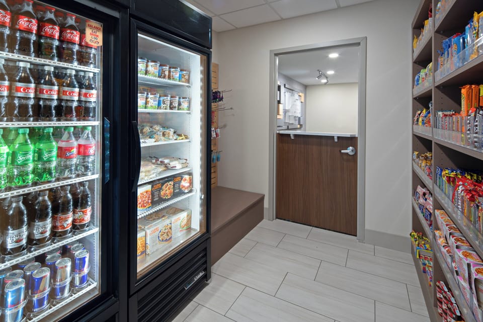 Holiday Inn Express Hotel & Suites SeaTac by IHG Hotel in Des Moines