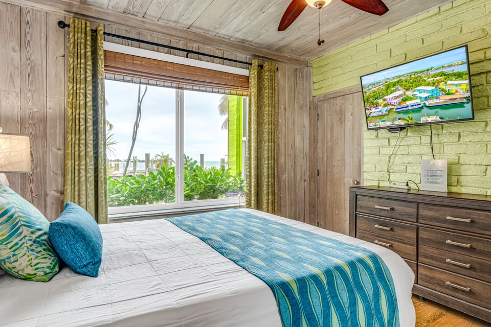 Room | Iron/ironing board, WiFi (free), individually decorated
