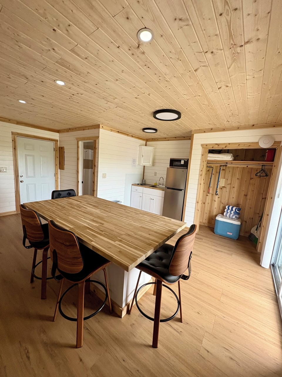 Room, Kitchenette, Canal View (Flounder, 2nd floor Stairway Access) | Private kitchen | Coffee/tea maker, fridge, microwave, toaster