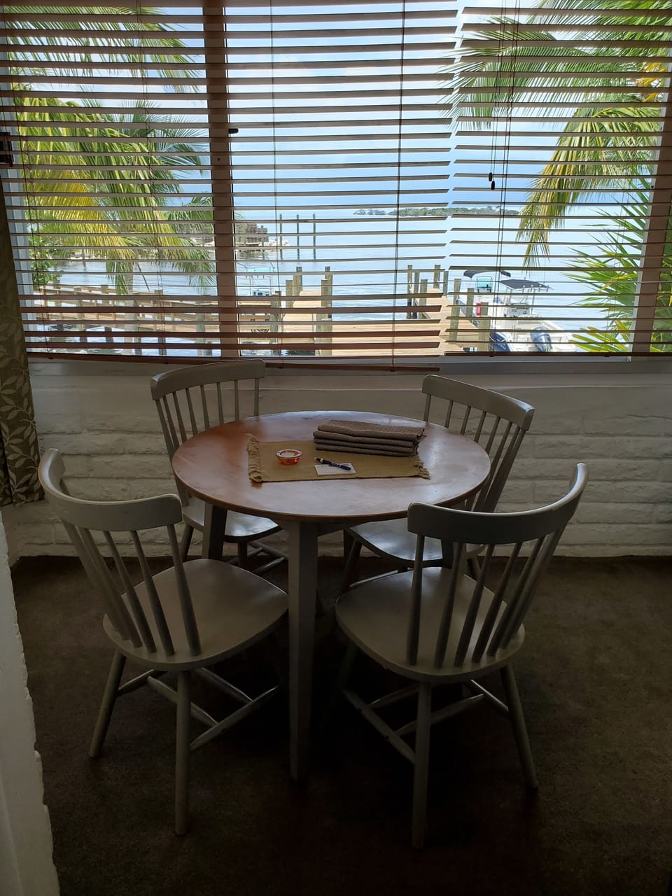 Apartment (Snapper Apartment-2nd Floor-Waterview) | In-room dining