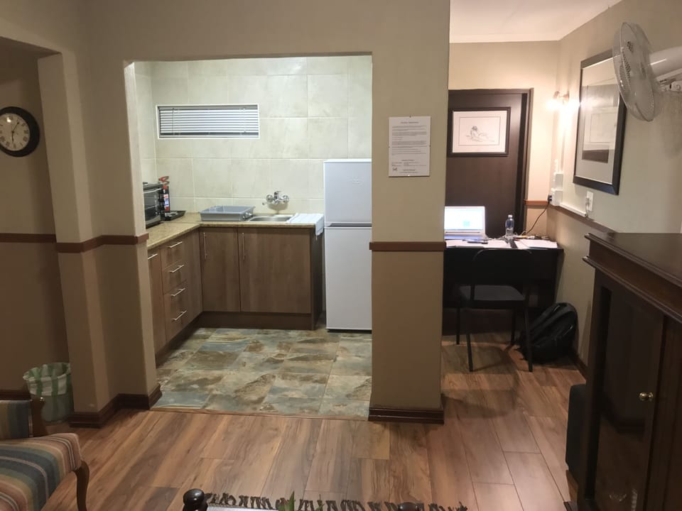 Self Catering Cottage | Private kitchen | Coffee/tea maker, electric kettle