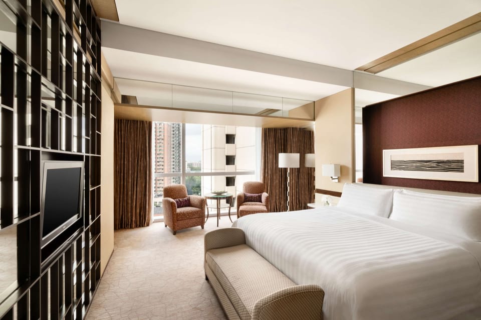 Valley Wing Grand Diplomat Suite King | Down comforters, minibar, in-room safe, desk