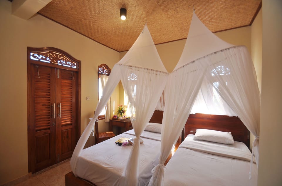Desk, laptop workspace, free WiFi, bed sheets