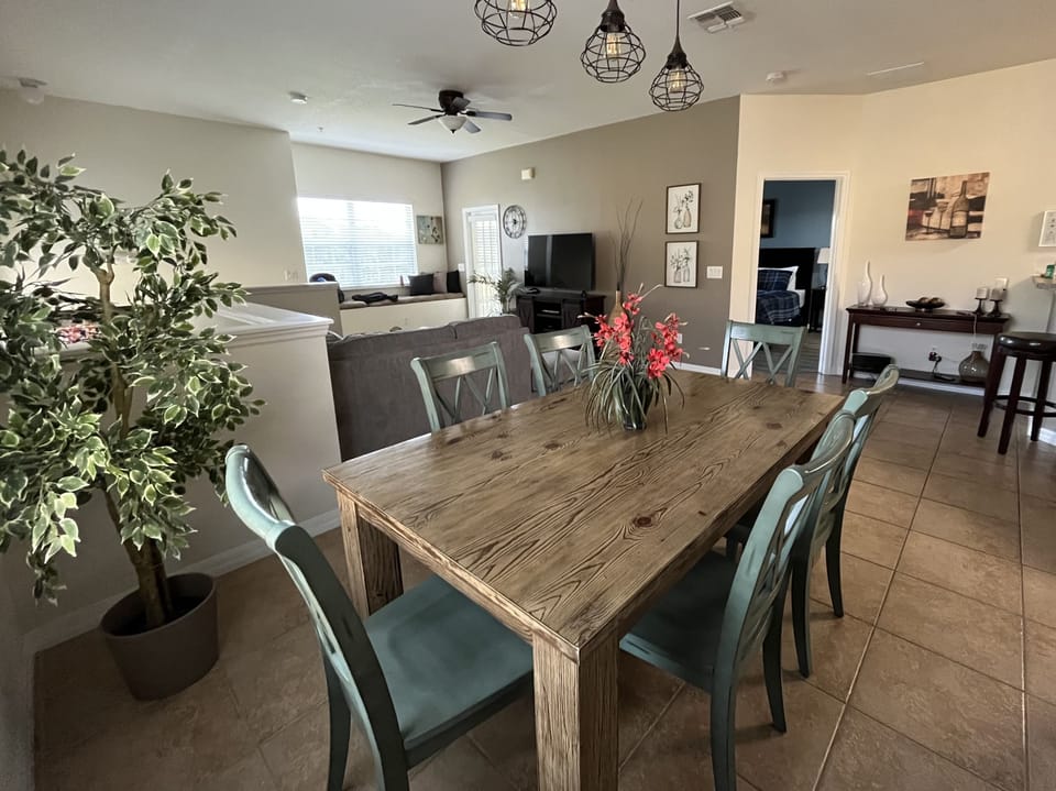 Dining / living room
