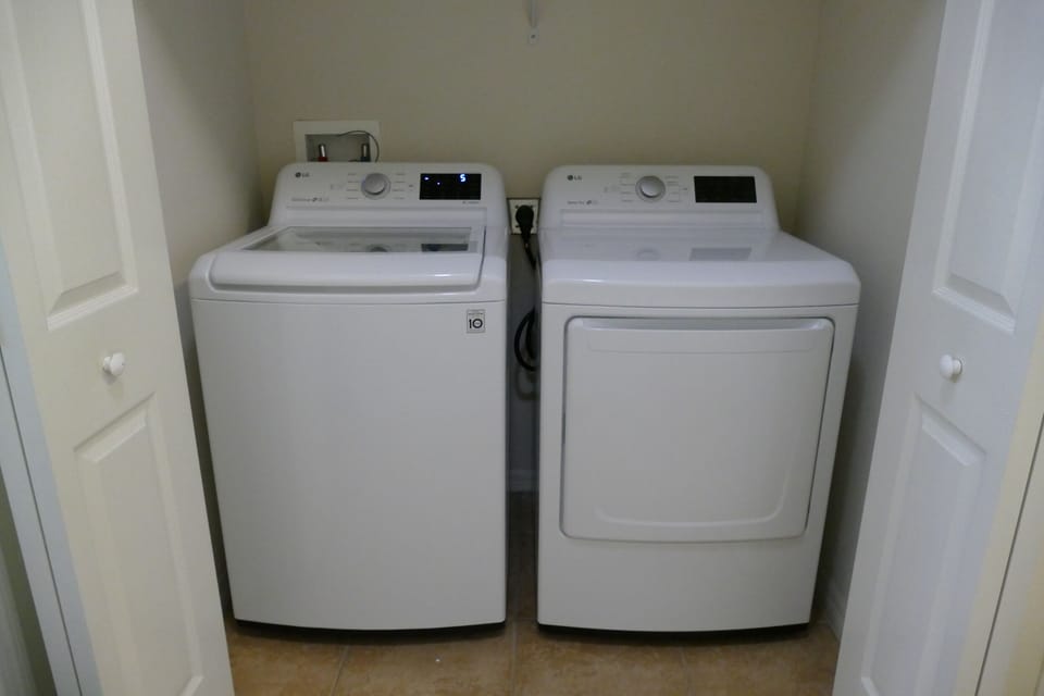 Laundry facilities with washing and drying machines