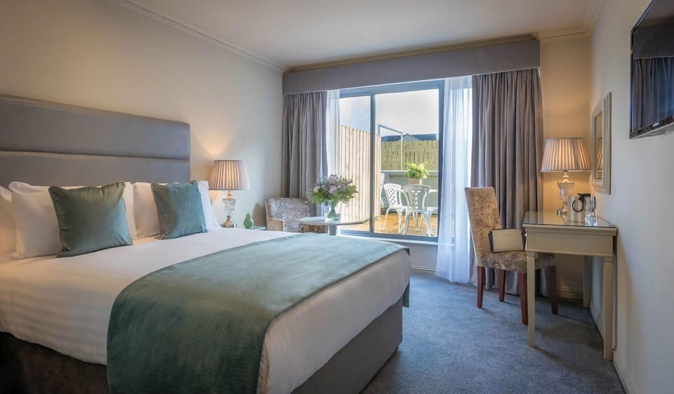 Desk, iron/ironing board, free WiFi