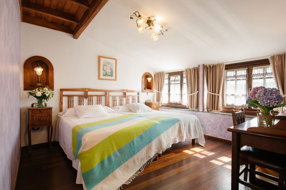 Double Room | In-room safe, iron/ironing board, free cribs/infant beds, rollaway beds