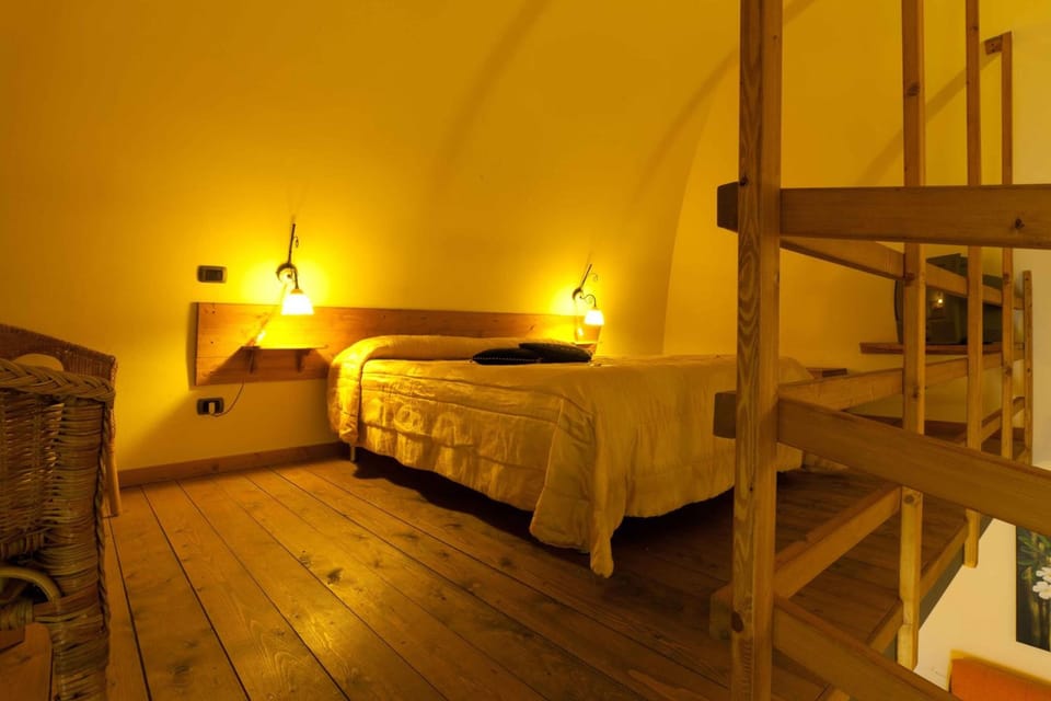 Minibar, in-room safe, blackout drapes, free WiFi