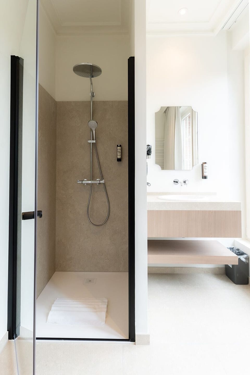 Basic Double Room | Desk, free cribs/infant beds, rollaway beds, free WiFi