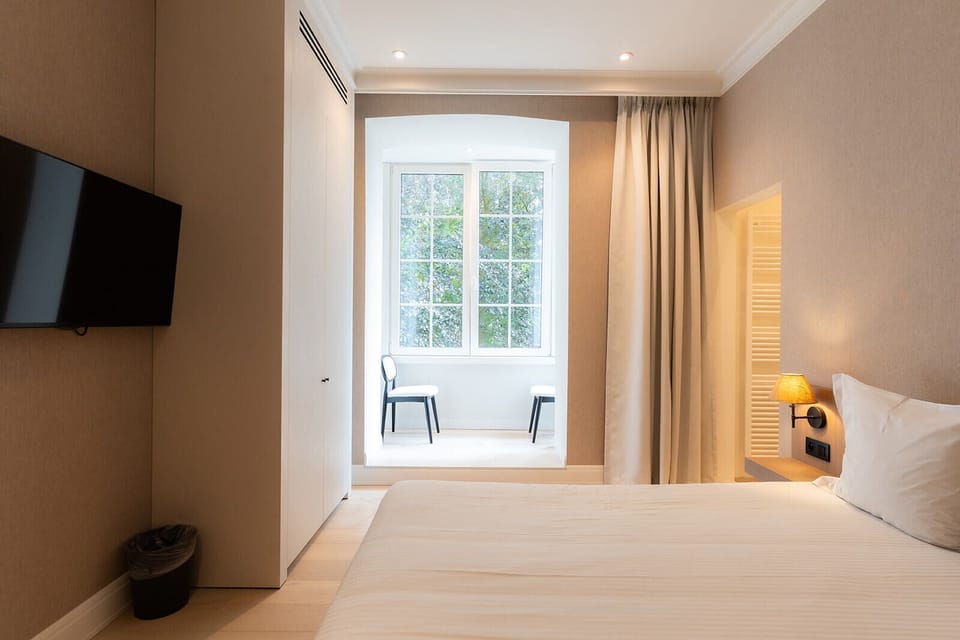 Basic Double Room | Desk, free cribs/infant beds, rollaway beds, free WiFi