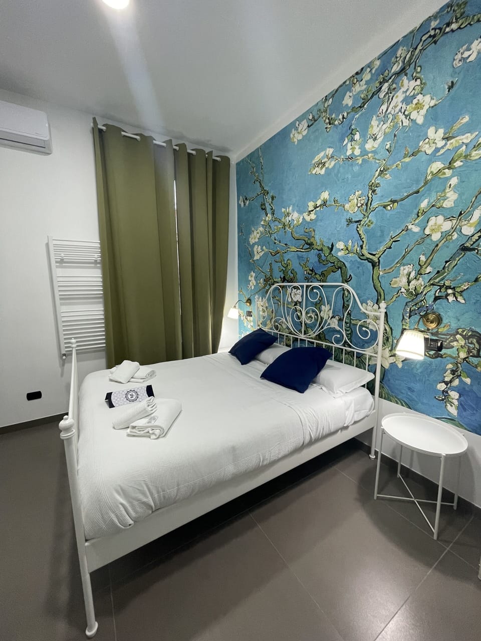 1 bedroom, hypo-allergenic bedding, down comforters, minibar