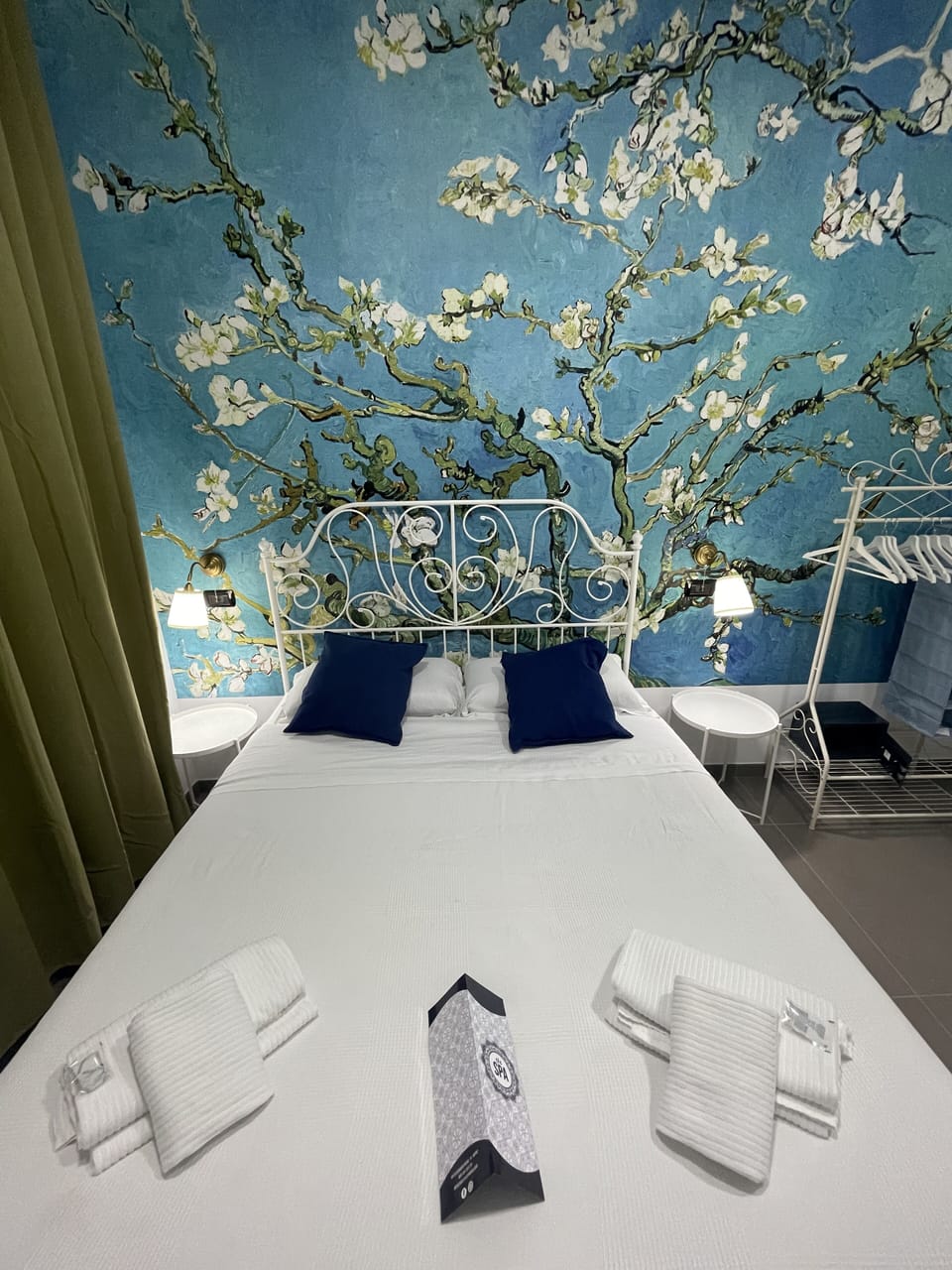 1 bedroom, hypo-allergenic bedding, down comforters, minibar