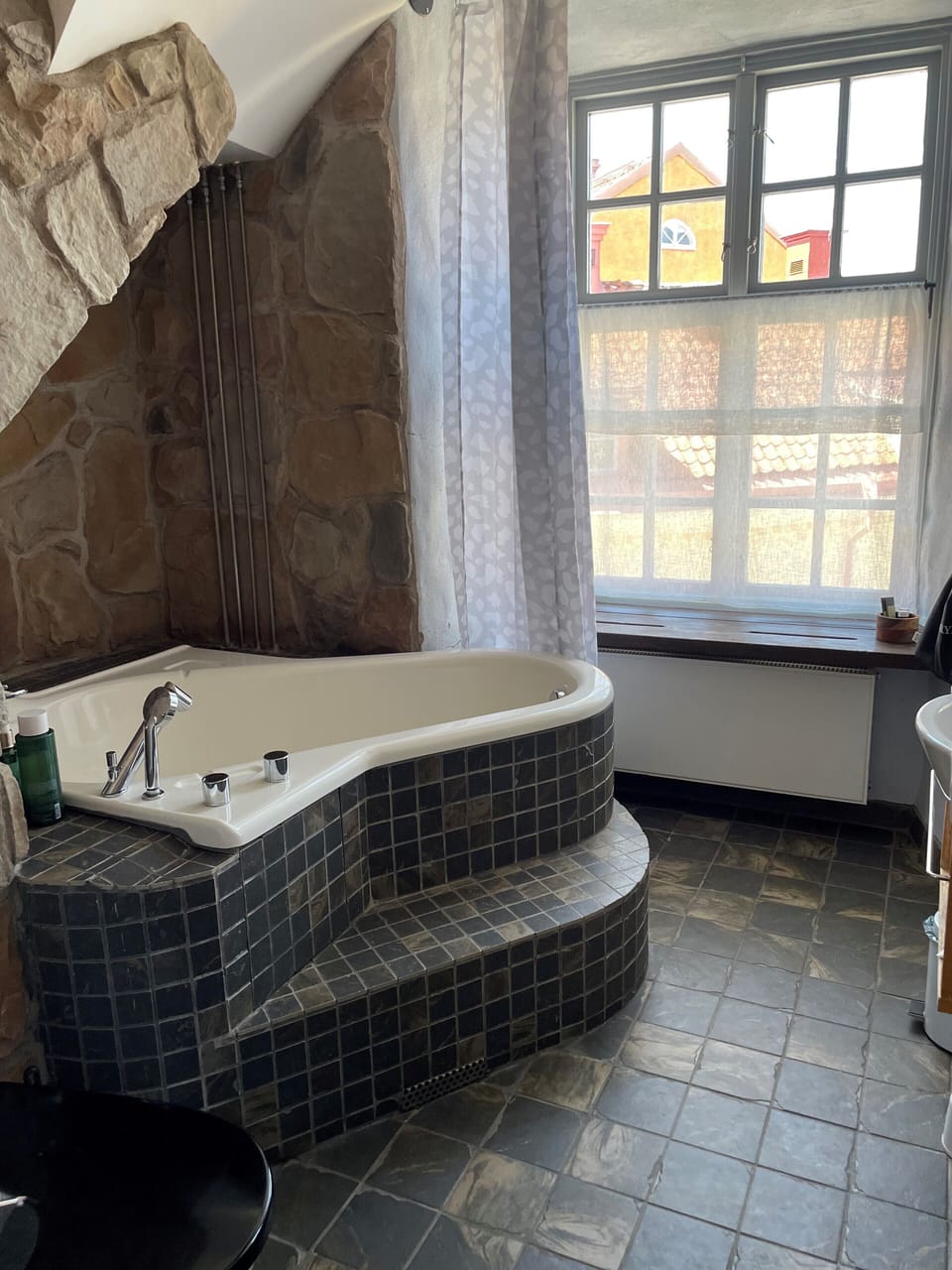 Deluxe Double Room | Bathroom | Shower, designer toiletries, hair dryer, heated floors