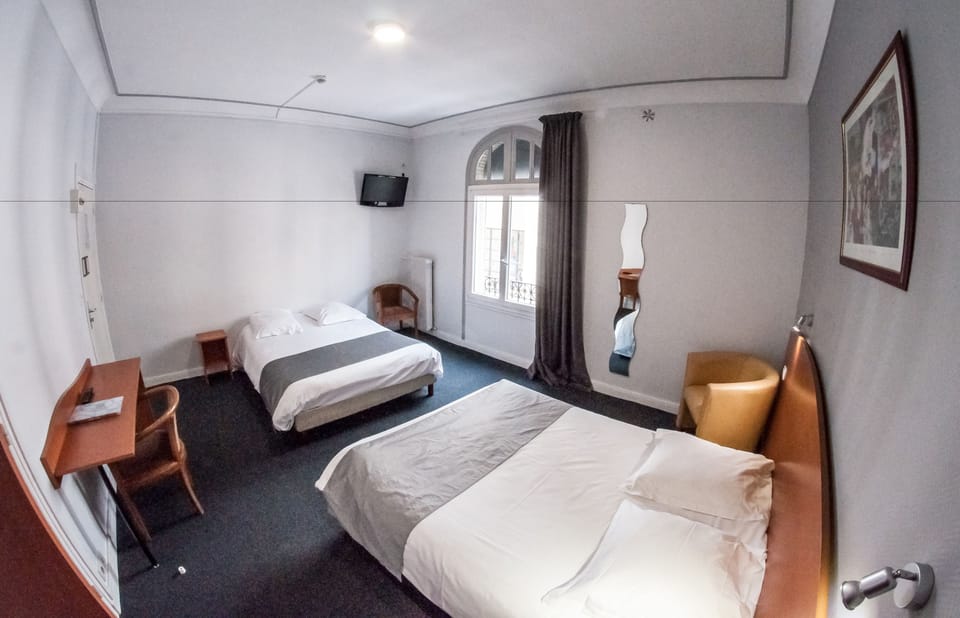 Premium bedding, desk, iron/ironing board, free WiFi