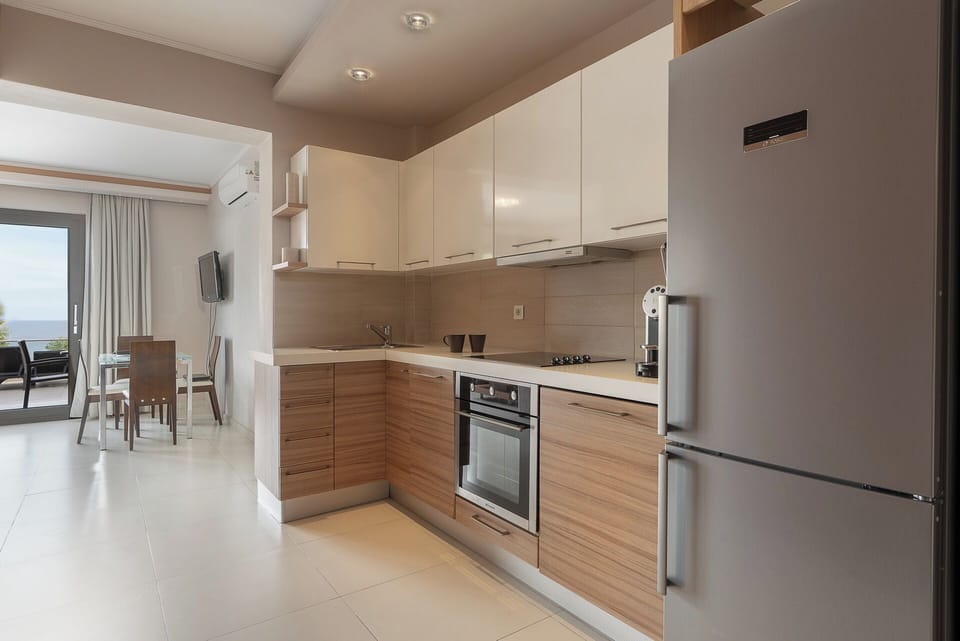 Superior Suite, Sea View (For 4) | Private kitchen | Full-size fridge, microwave, stovetop, dishwasher