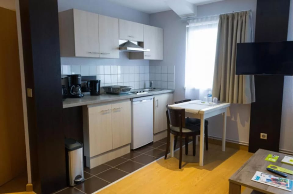 Studio, Kitchenette | Private kitchen