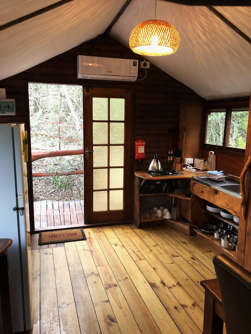 Full-size fridge, microwave, stovetop, toaster