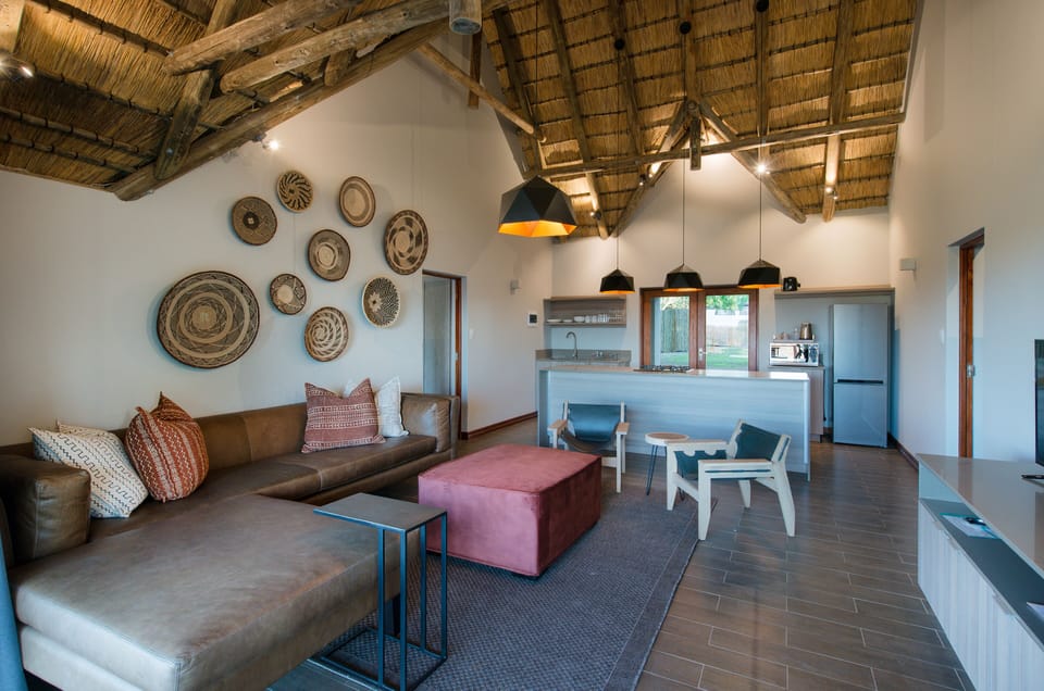 Family Room, 1 Bedroom | Living area | 40-inch flat-screen TV with satellite channels, TV