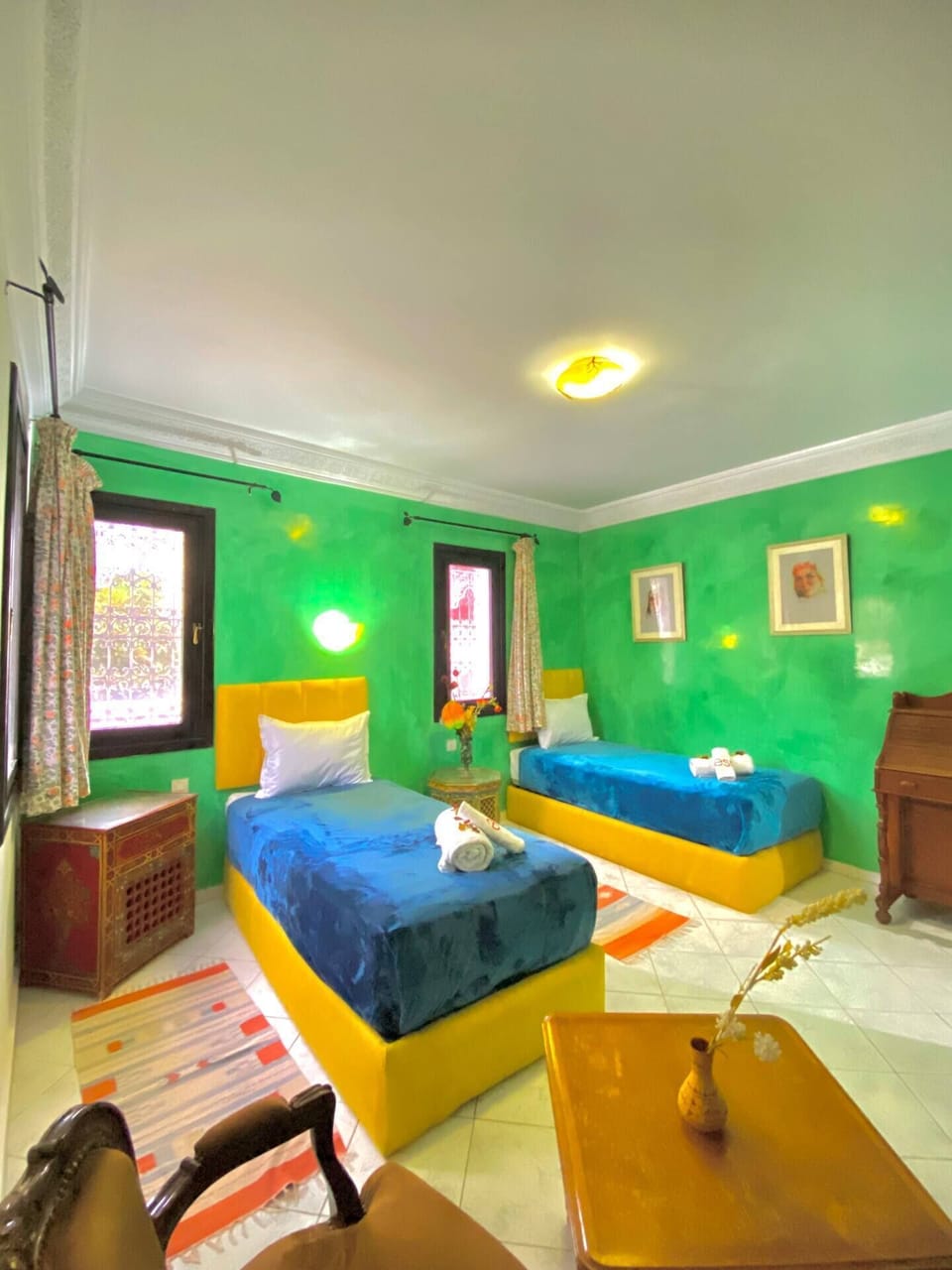 Standard Twin Room | Bathroom | Shower, rainfall showerhead, bathrobes, towels