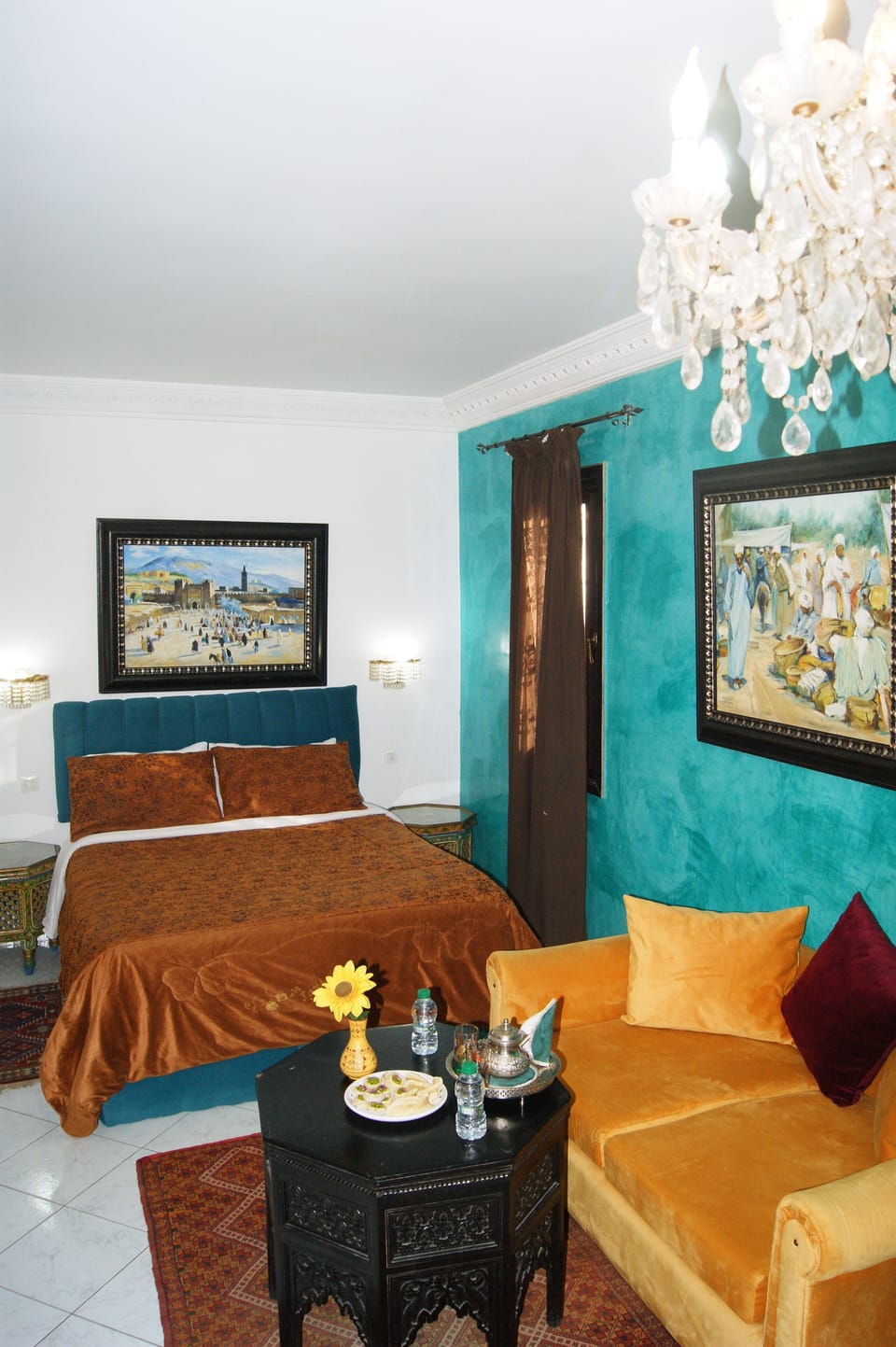 Romantic Suite, 1 Queen Bed | Individually decorated, individually furnished, desk, laptop workspace