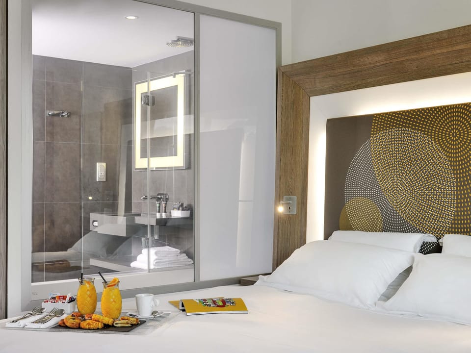 1 bedroom, premium bedding, minibar, in-room safe