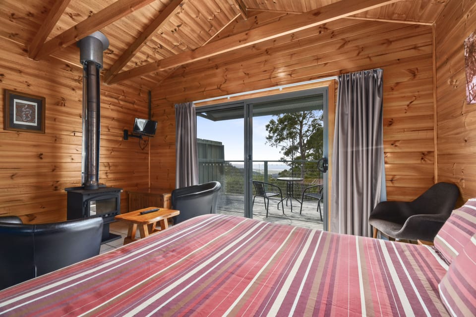 Classic Chalet, 1 Queen Bed, Ocean View | 1 bedroom, premium bedding, pillowtop beds, laptop workspace