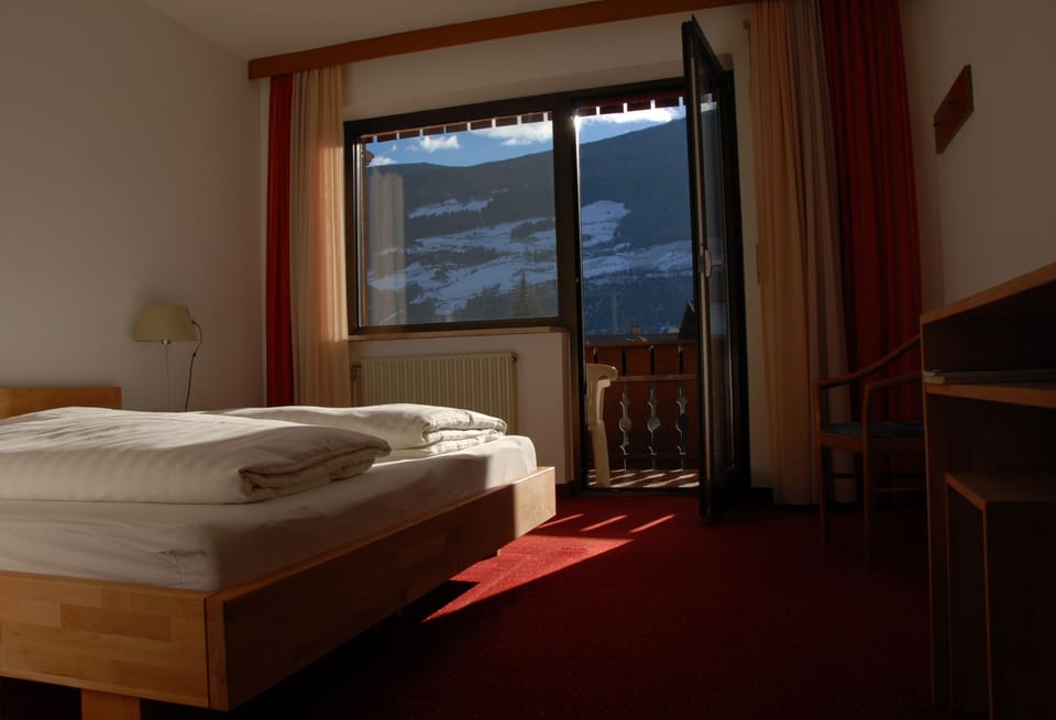 Double Room, Balcony | Premium bedding, in-room safe, blackout drapes, WiFi (free)