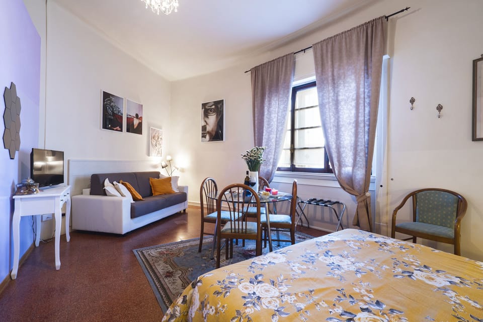 Comfort Double Room, 1 Bedroom, Private Bathroom | Down comforters, desk, blackout drapes, soundproofing