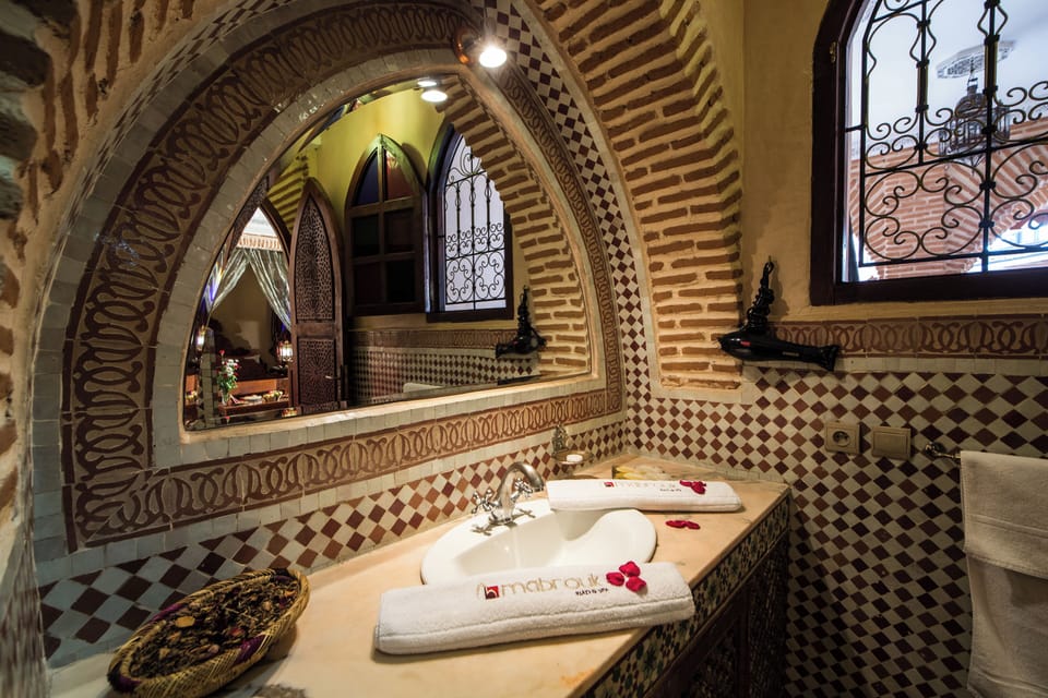 Presidential Suite, 1 King Bed | Bathroom | Free toiletries, hair dryer, towels