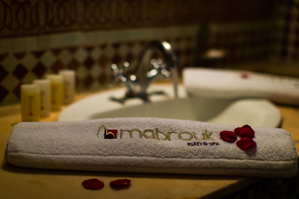 Deluxe Room, Balcony, City View | Bathroom | Free toiletries, hair dryer, towels