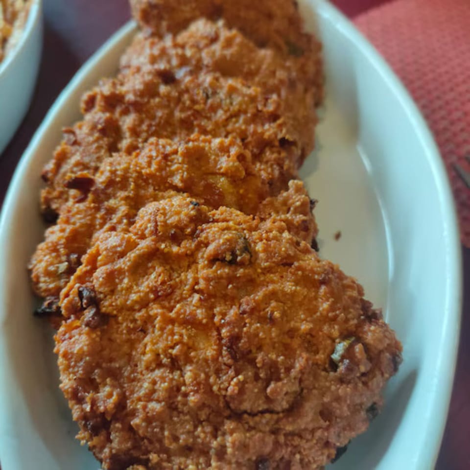 Daily cooked-to-order breakfast for a fee