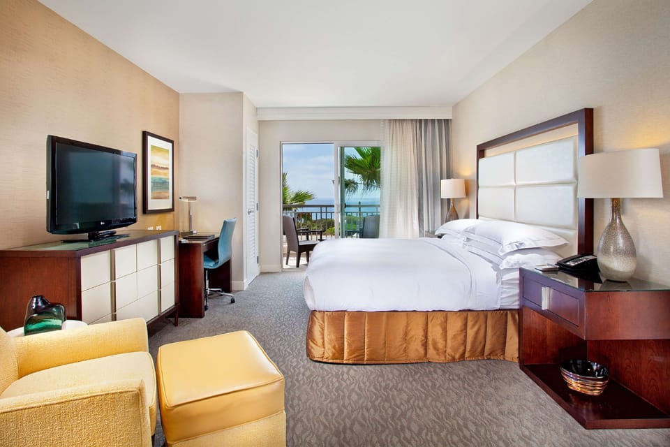 Premium bedding, pillowtop beds, in-room safe, desk