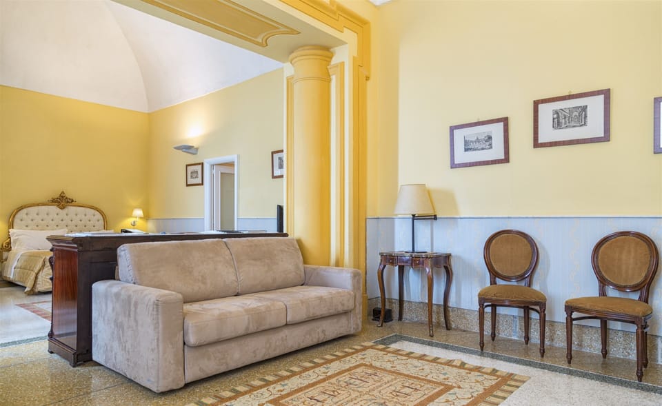 Junior Suite, 1 Double Bed with Sofa bed | Premium bedding, minibar, in-room safe, individually furnished