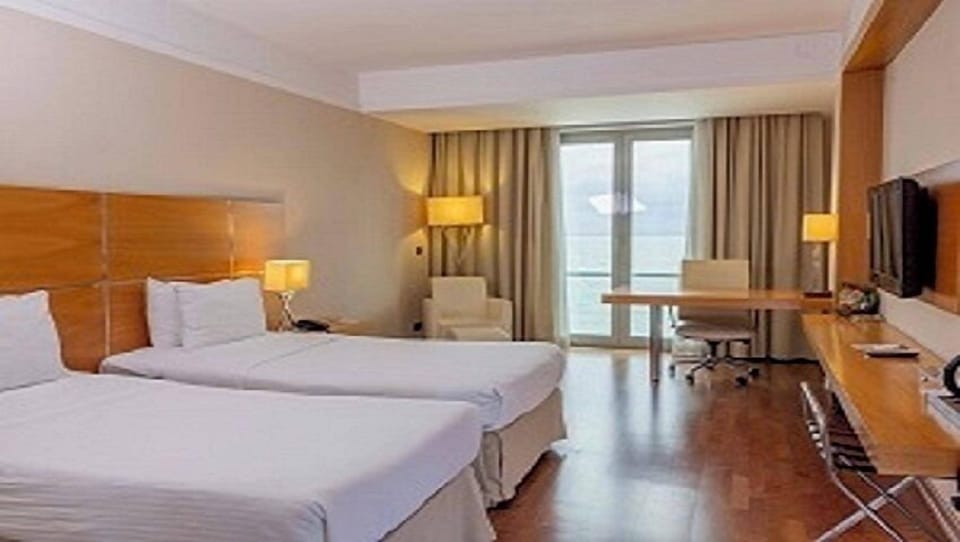 Superior Double or Twin Room, 1 Bedroom | Minibar, in-room safe, desk, laptop workspace