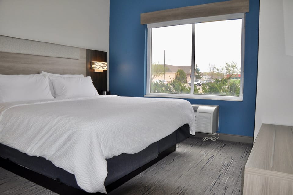 In-room safe, blackout drapes, iron/ironing board