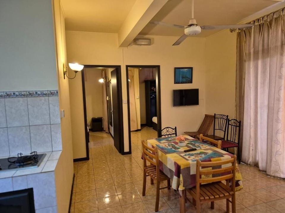Comfort Apartment, Kitchenette | In-room safe, iron/ironing board (on request), WiFi (free)