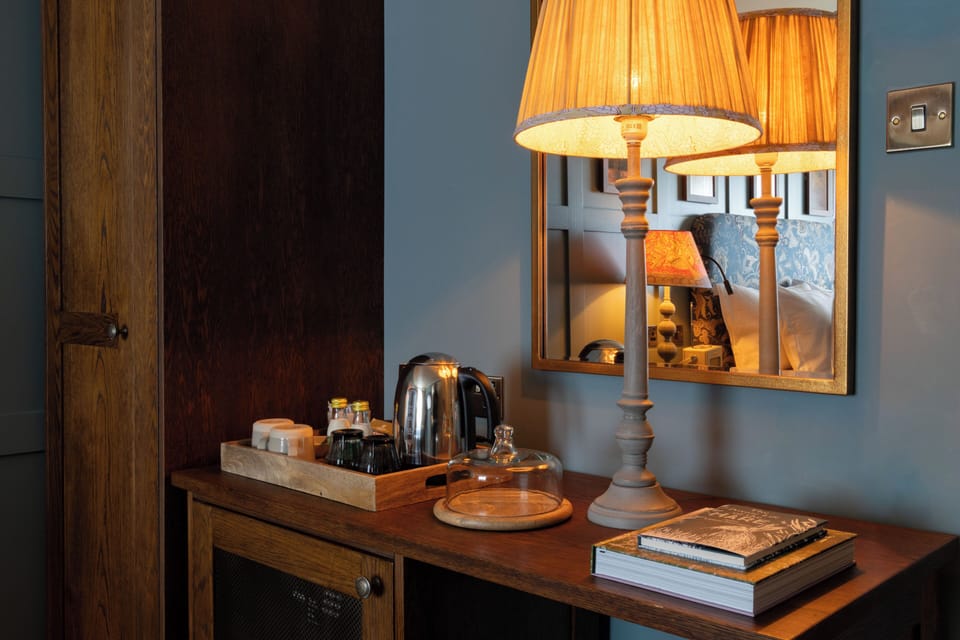 Snug | Premium bedding, in-room safe, desk, soundproofing