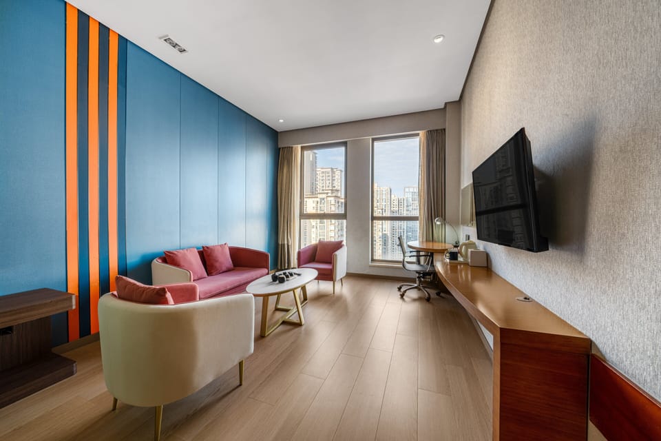 Suite, 1 Bedroom | Premium bedding, down comforters, Select Comfort beds, desk