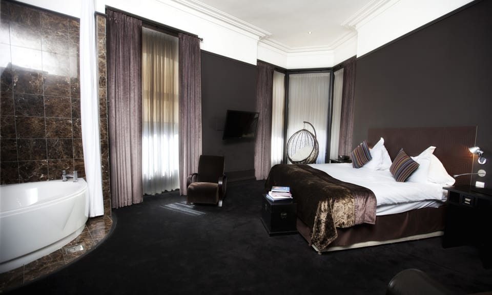 Desk, iron/ironing board, free WiFi, bed sheets