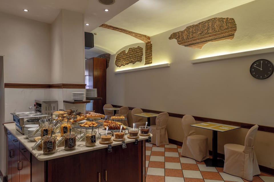 Daily buffet breakfast for a fee